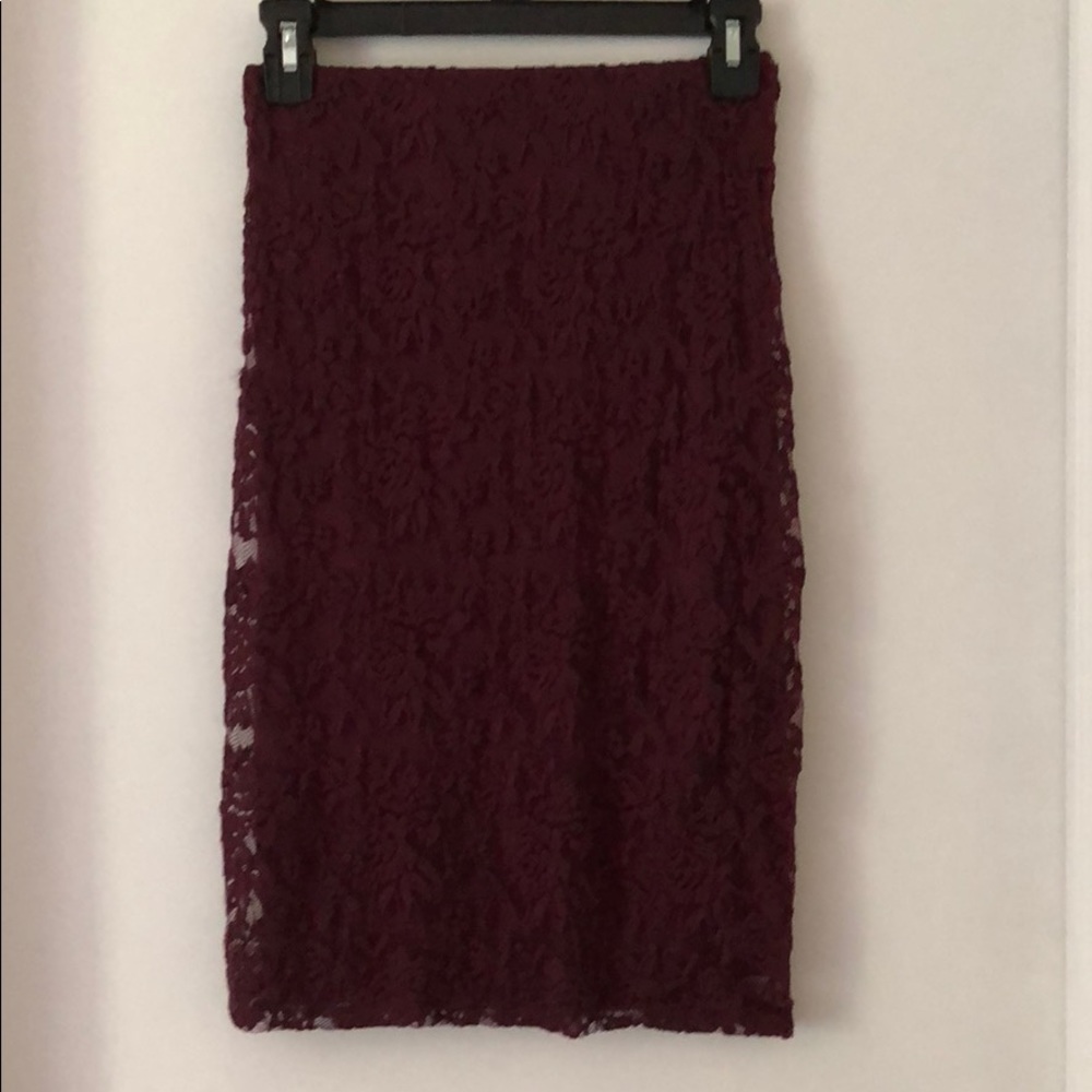 Lace skirt